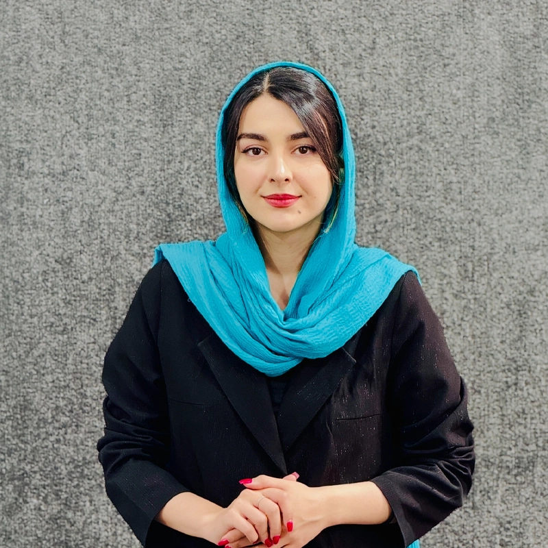 نیلوفر شرف زاده