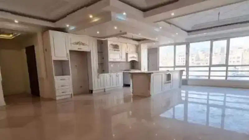آپارتمان، 310 متری، 3 خوابه، همکف با حیاط اختصاصی