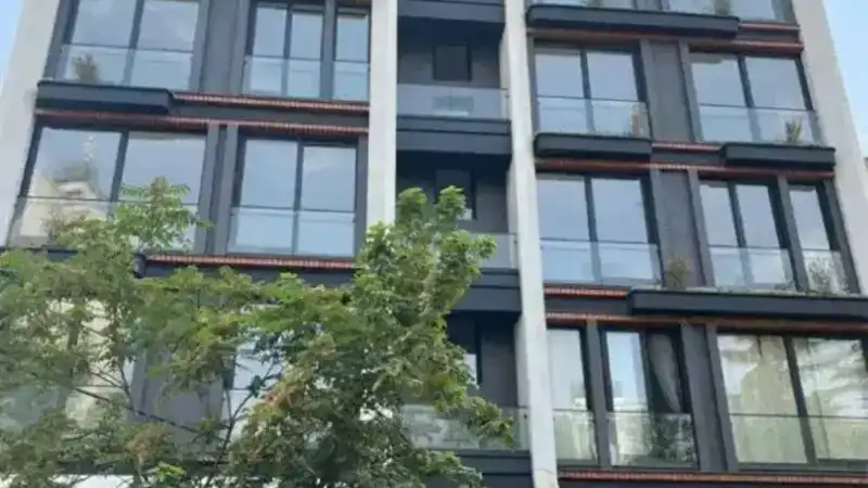 ۱۸۵ متر‌، شخصی‌ساز، ۳خوا‌ب‌، لوکیشن‌ اعیانی، متریال‌ وارادتی