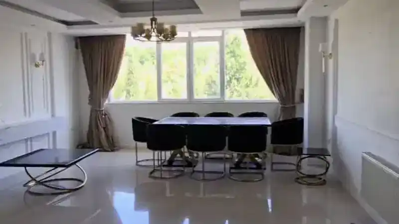 فروش آپارتمان ۱۳۳ متری ۲ خوابه بر خیابان دانش اموز