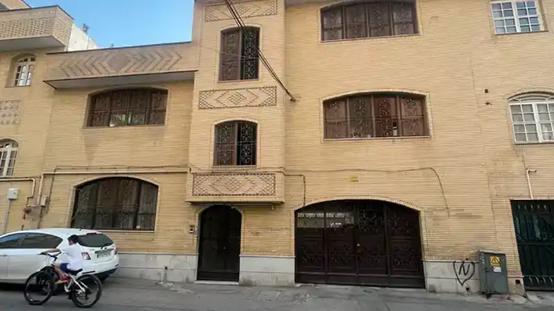 ویلایی، ۲ طبقه، تجاری فعال