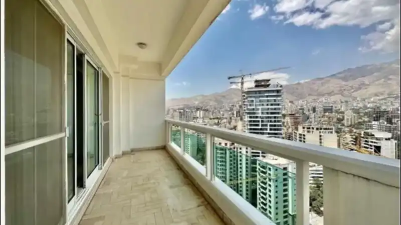 ۱۸۵ متر، کلیداول، ۳ خواب‌ تک‌ واحدی، فول‌ هوشمند،‌ متریال LUX